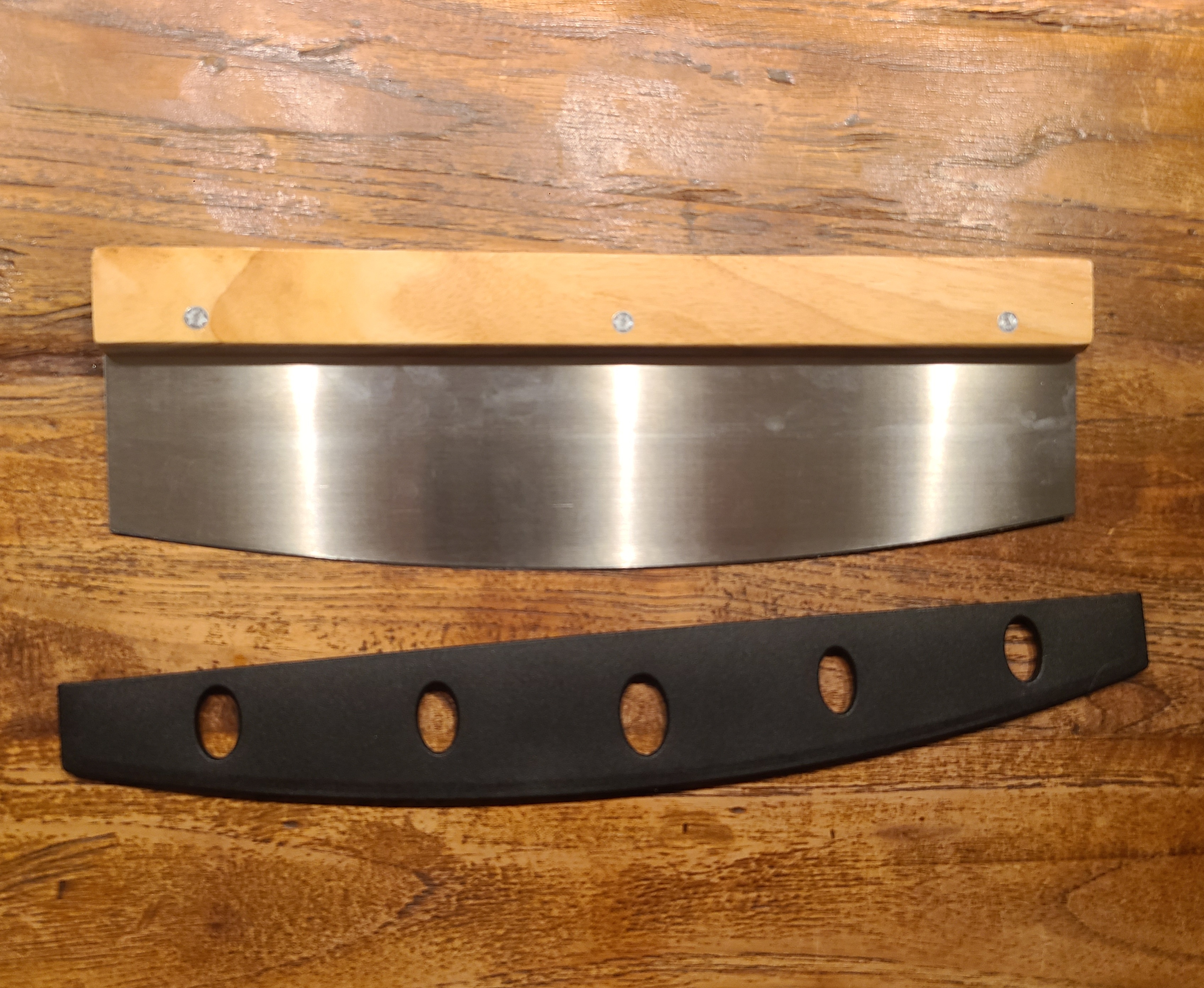 Pizza / Flammkuchenmesser sehr robust!